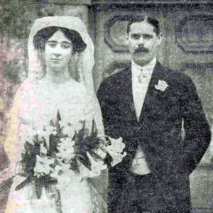 Miss Rosalind Watney and The Hon. Charles Lyell