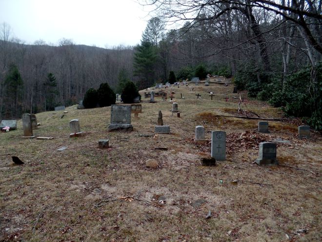 Sunburst Cemetery, Lake Logan, North Carolina and the grave of Private Baxter Franklin, who served in France and Flanders with the 10th Battalion, 1st Canadian Division and died in Toronto on 10 December 1918.