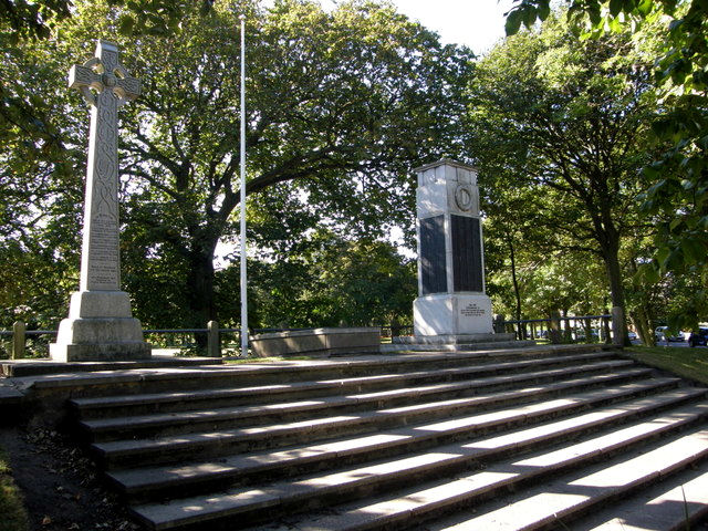Blyth War Memorial - the First World War memorial is on the right, the Boer War memorial is on the left