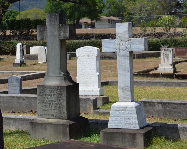 The grave (left) of Engineer Sub-Lieutenant John Gemmell